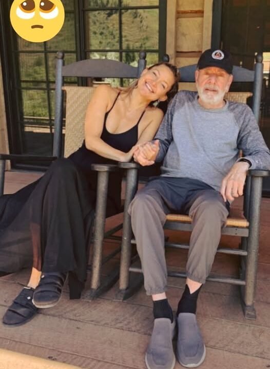 A Nostalgic Reunion! Two Beloved Icons Share a Surprising Moment (Before & After Photos)